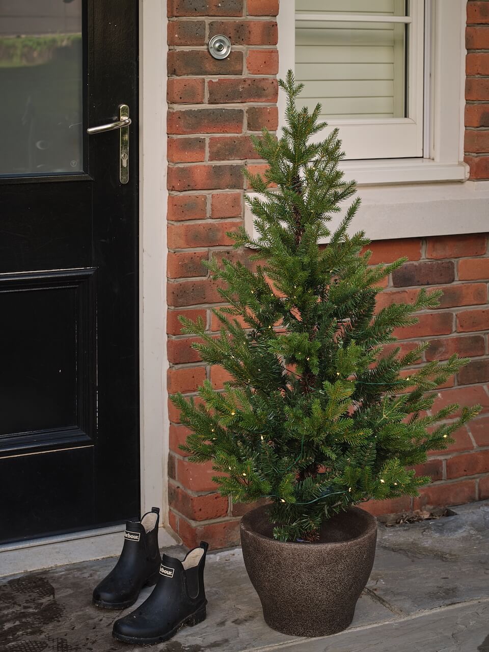 4ft Pre-Lit Norway Potted Artificial Christmas Tree Indoor/Outdoor