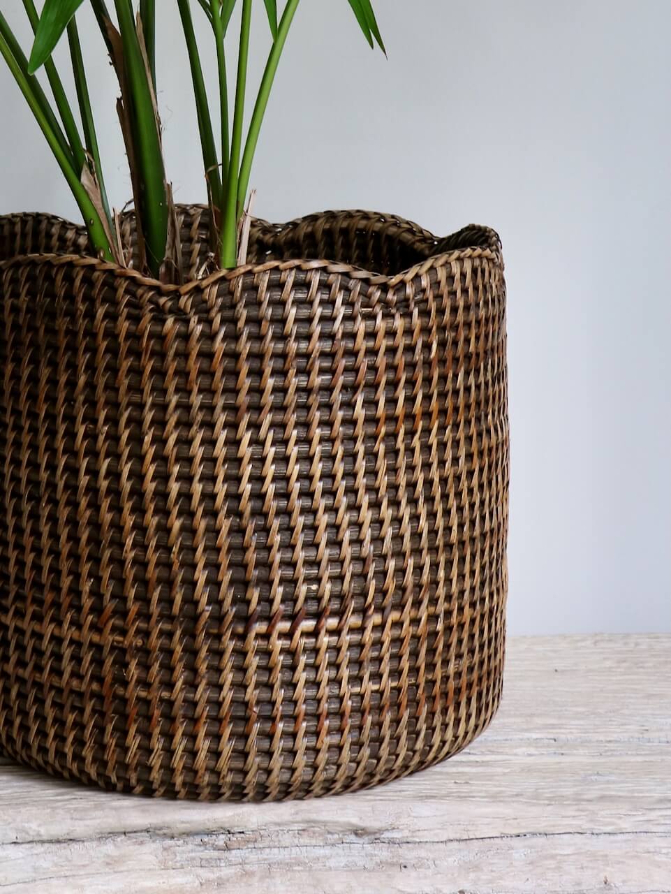 Small Skye Scallop Edge Basket Antique Brown