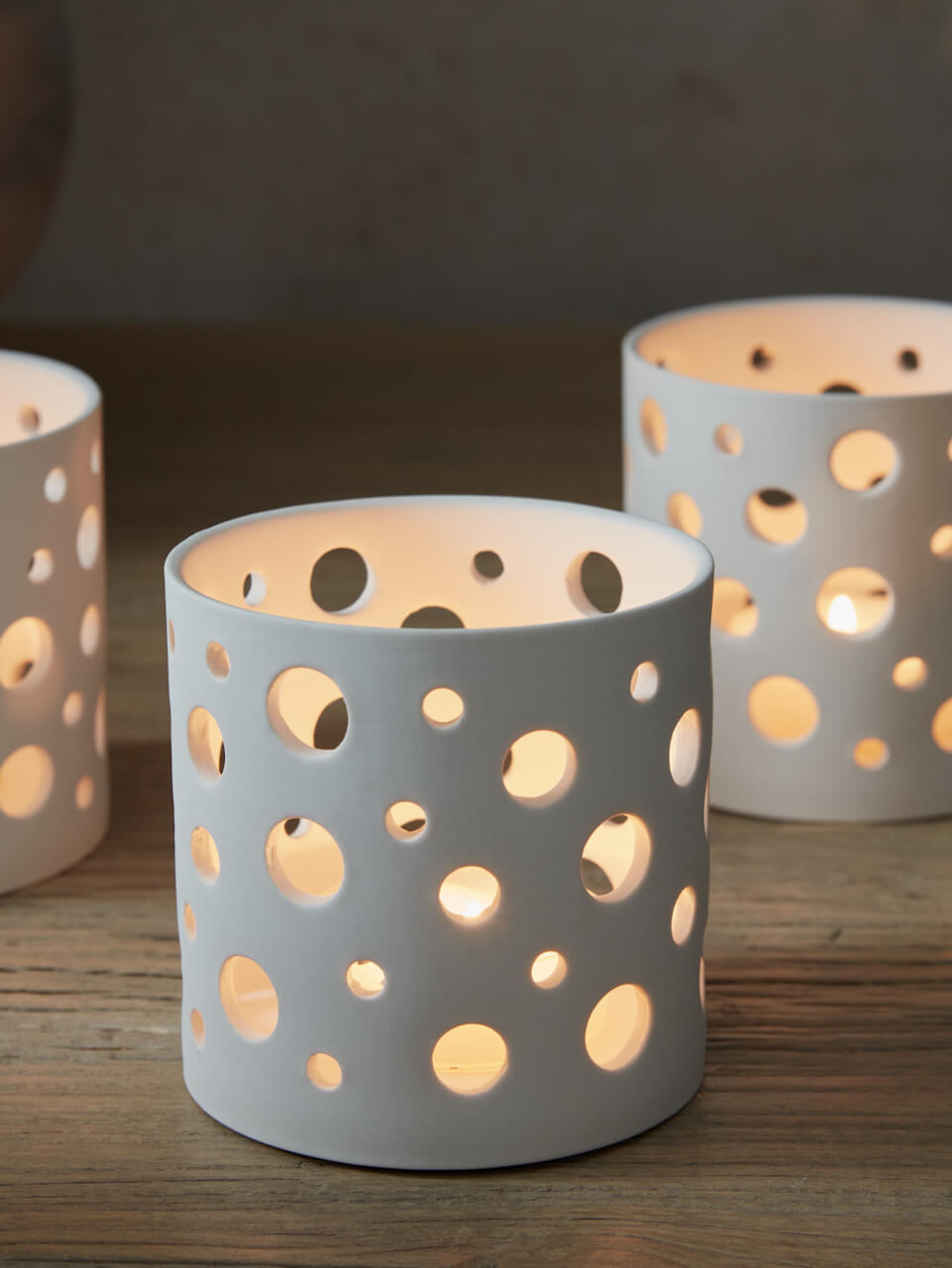 Set of 3 White Ceramic Detailed Tealight Holder
