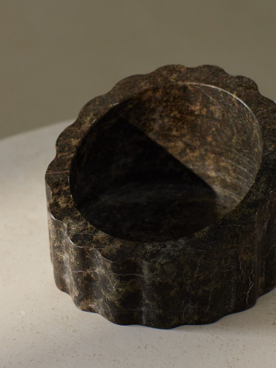 Ribbed Green Marble Holder