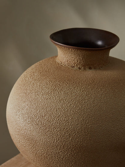 Alvaro Round Vase