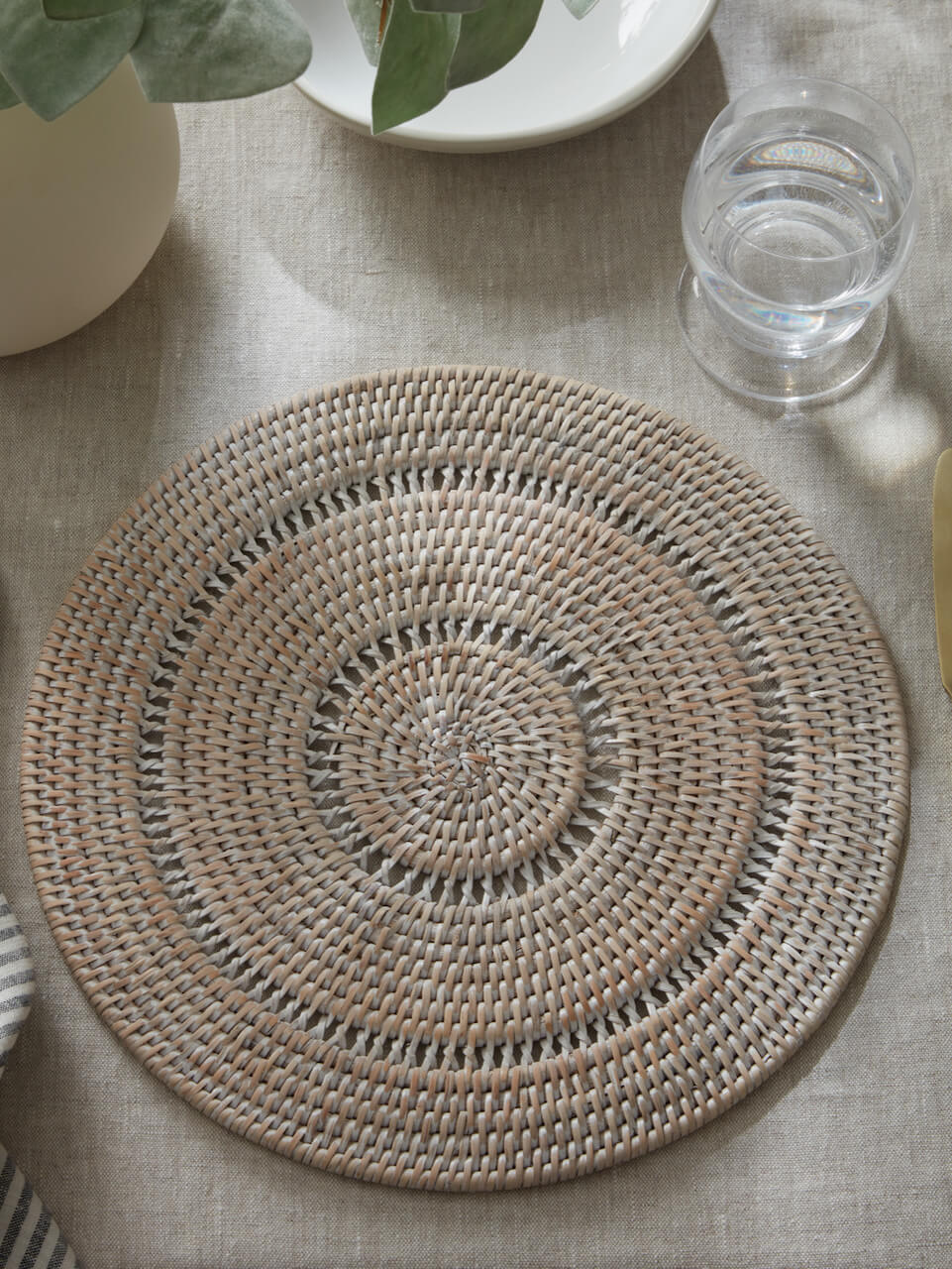 Arran Set of 4 Detailed White Rattan Placemats