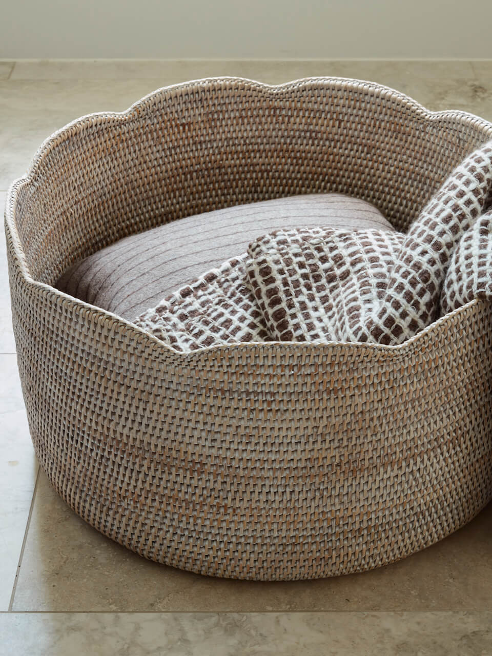 Skye Limited Edition White Rattan Scallop Edge Basket Large