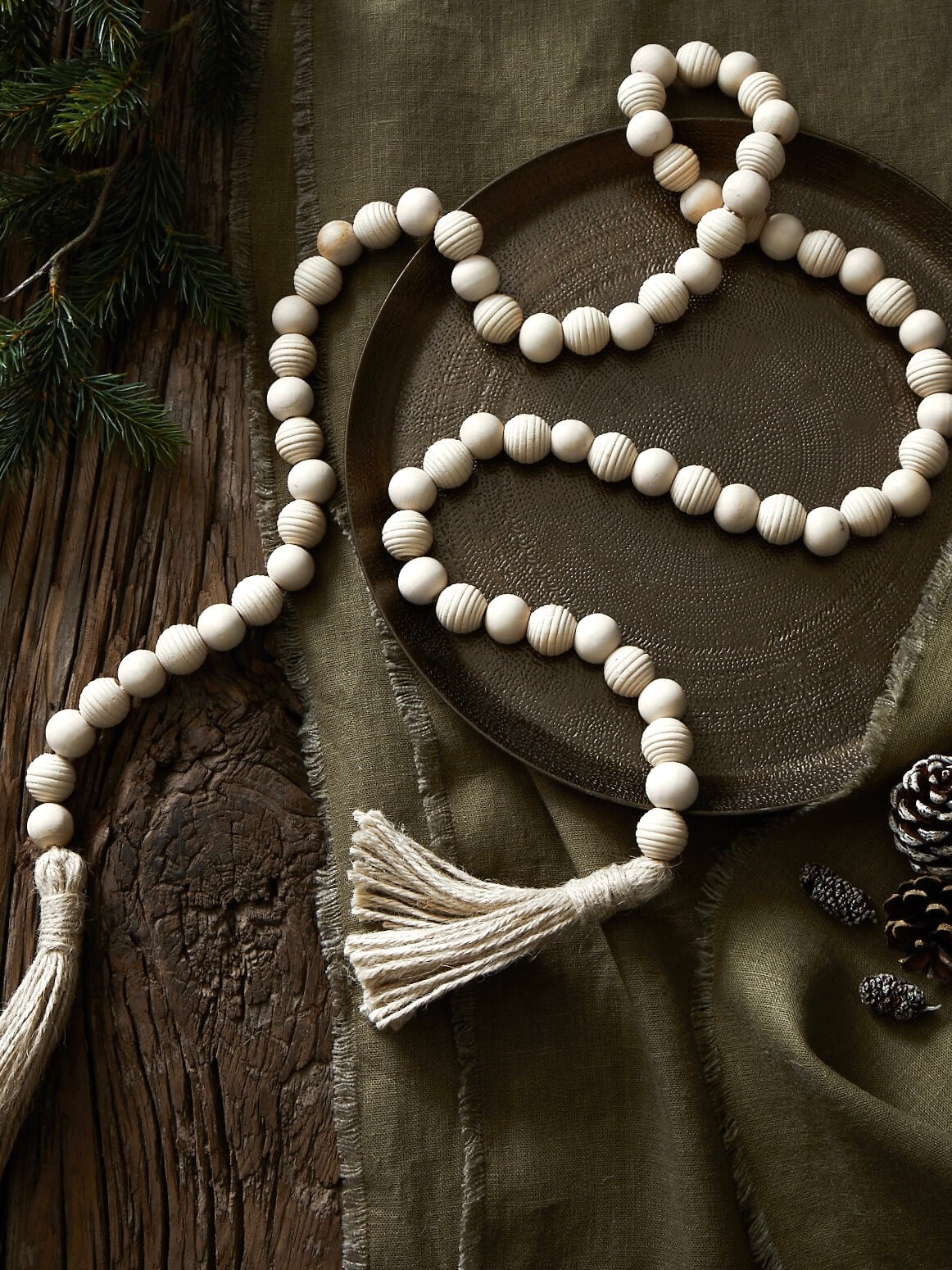 Wooden Garland Ribbed & Plain